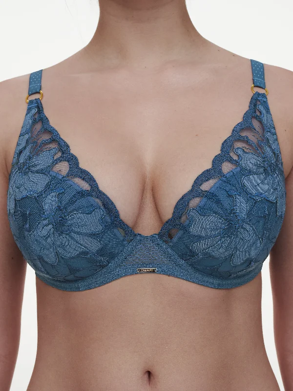 high-compression shapewear for special occasionsChantelle Fleurs Signature Plunge Bra