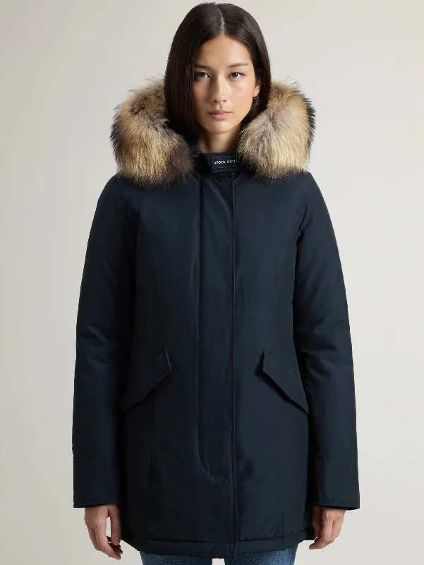 Women's Coats with Fur Trimmed CollarParka Arctic con Cappuccio in Raccoon Blu