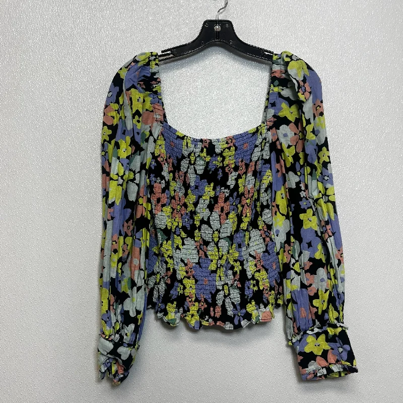 Women's Blouse with Cropped LengthTop Long Sleeve By Free People In Floral, Size: M